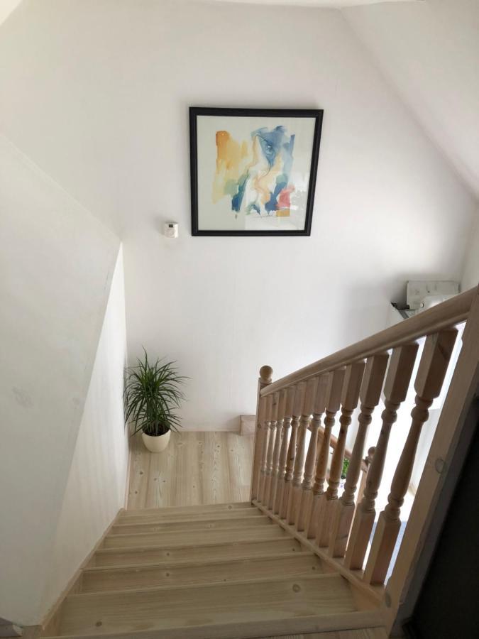 Kristina'S Coach House Apartment ฮอร์ชัม ภายนอก รูปภาพ